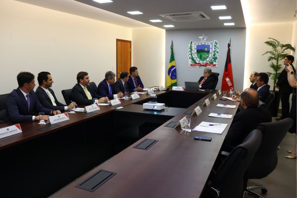 Corregedoria Nacional entrega a governador sugestões para aprimorar políticas públicas