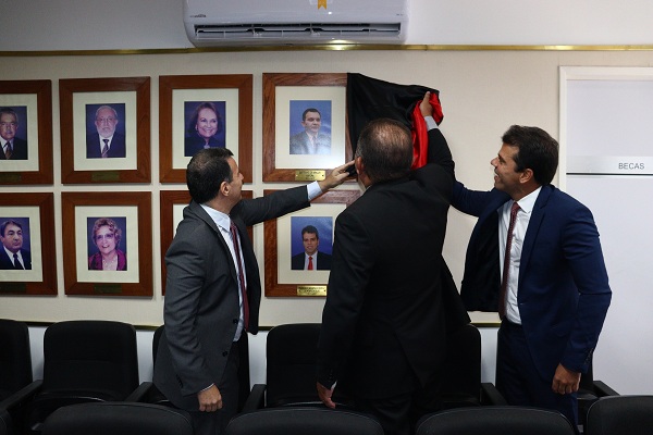 MP promove solenidade de descerramento de duas novas fotos da galeria de ex-PGJs