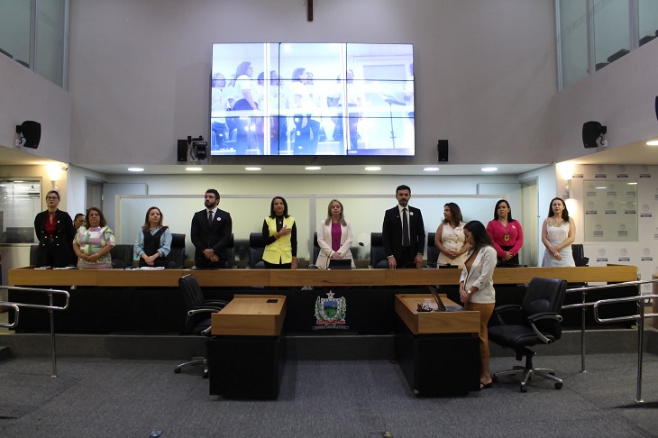 Ouvidoria da Mulher participa de sessão sobre violência de gênero