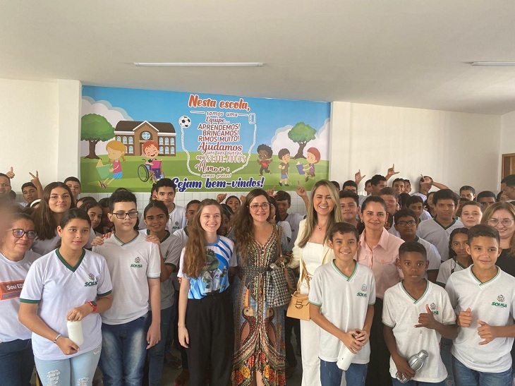 Promotora de Sousa participa de roda de conversa com alunos sobre bullying