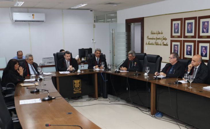 Conselho Superior homologa quatro remoções de promotor de Justiça