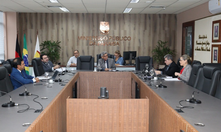 Comissão de Elaboração Legislativa realiza reunião ordinária e delibera sobre resolução