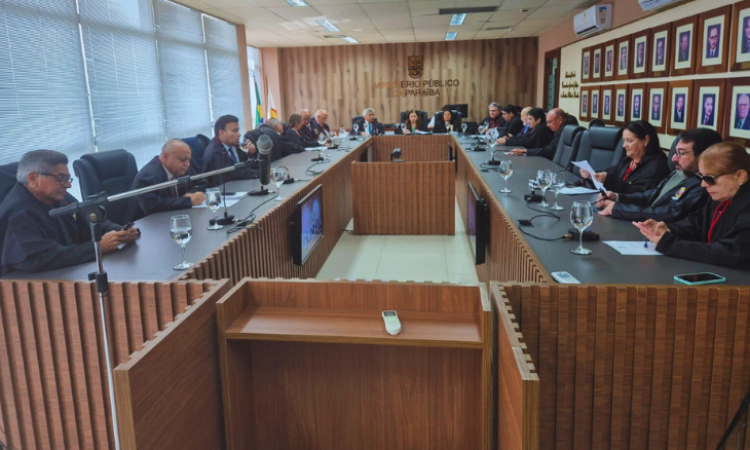 CPJ realiza 7ª sessão e destaca pesquisa acadêmica sobre projeto “Fim dos lixões”