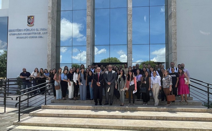 Promotoria de Campina Grande recebe visita técnica de estudantes de Direito