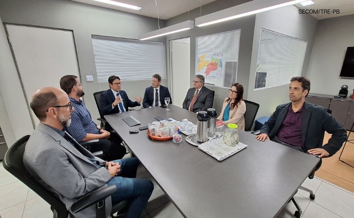 Integrantes do TRE-PB visitam MPPB para conhecer trabalho de gestão estratégica