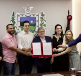MP participa de assinatura de decreto que cria o Monumento Natural Itacoatiaras do Ingá