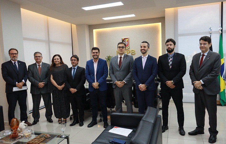 MPPB recebe relatório com dados sobre avanços na educação na Paraíba