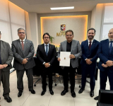 PGJ entrega dois projetos de lei do MPPB ao presidente da Assembleia Legislativa