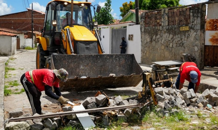Ação do Gaeco, Segurança de JP, PC e PM reforça desobstrução de ruas bloqueadas por facções criminosas