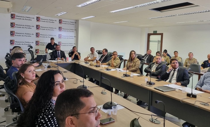 Animais soltos: MPPB discute soluções para o problema na região de Campina Grande