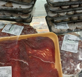 MP-Procon fiscaliza supermercado e produtos impróprios para o consumo são apreendidos