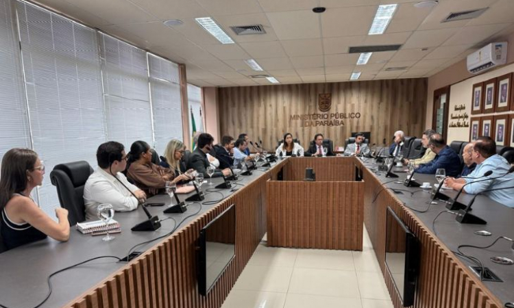 MPPB promove audiência e gestores se comprometem a continuar assistência da Clipsi em CG