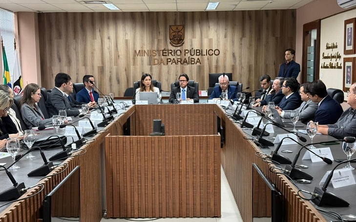 MPPB reúne gestores e secretaria apresenta plano para assumir serviços no Hospital Clipsi, em CG