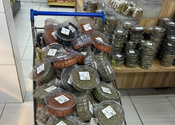MP-Procon apreende produtos impróprios ao consumo e autua supermercado, em Juazeirinho