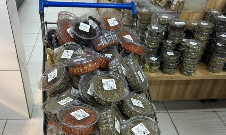 MP-Procon apreende produtos impróprios ao consumo e autua supermercado, em Juazeirinho