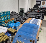 “Sr. das Armas”: Operação da PC e MP desarticula comércio irregular de armas na PB
