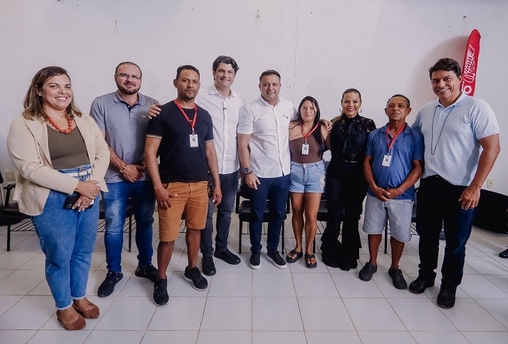 Implementação do TAC da Orla: ambulantes realizam cadastramento e ganham identificação oficial, em João Pessoa