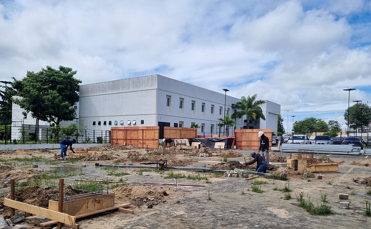 Garagem solar: obra para instalação de placas fotovoltaicas no MP em CG avança
