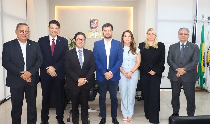 PGJ recebe prefeito de Mamanguape, que se compromete a cumprir Recomendação do MPPB sobre despesas com pessoal