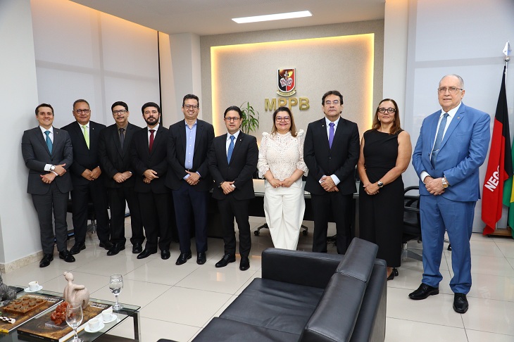 MPPB e MPF-PB reforçam parceria institucional em visita da procuradora-chefe ao PGJ