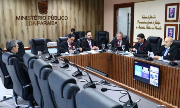 CSMP aprecia procedimentos e aprova voto de pesar pela morte de Marinho Mendes