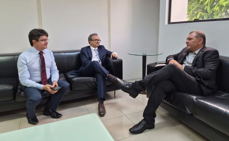 Diretor do Fórum Afonso Campos realiza visita institucional à coordenadoria do MPPB em CG