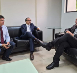 Diretor do Fórum Afonso Campos realiza visita institucional à coordenadoria do MPPB em CG