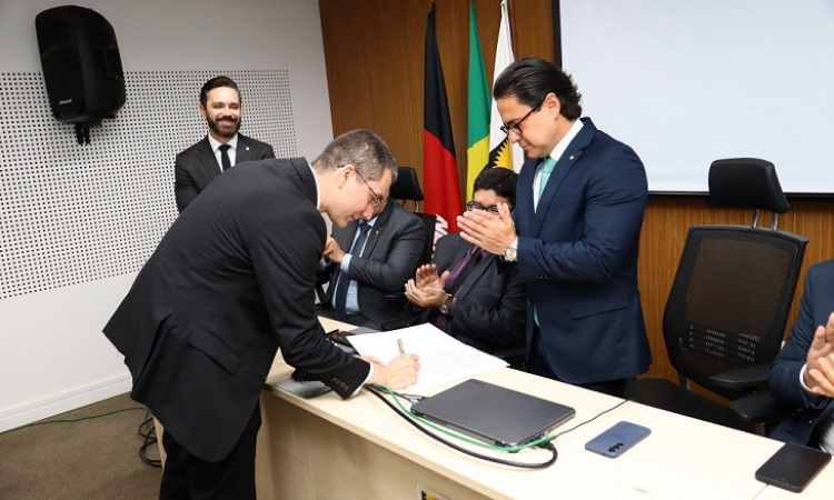 Remoção por Permuta Nacional: MPPB, MPPE e MPAL realizam cerimônia conjunta de entrada em exercício de promotores de Justiça